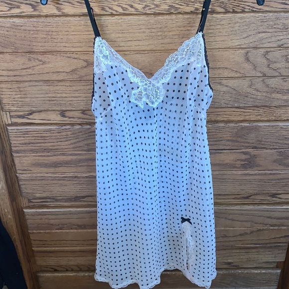 Victoria’s Secret Sheer Nude Polka Dot Slip - Picture 6 of 11